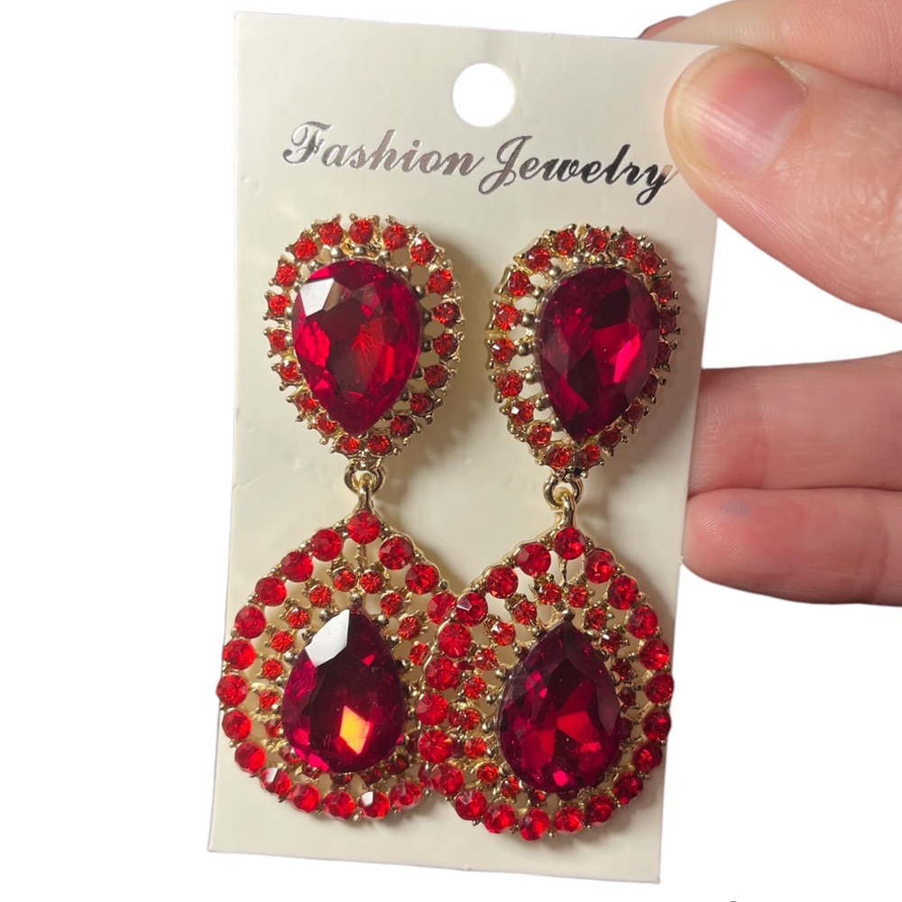 Red Ruby Sparkly Elegant Earrings ❤️✨
